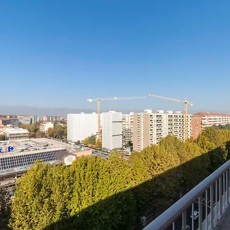 Апартаменты Cityview Balcony Flat