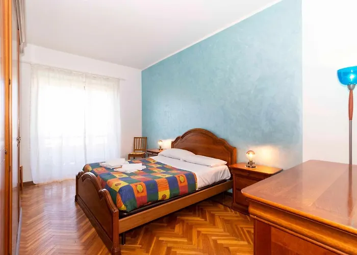 Апартаменты Cityview Balcony Flat