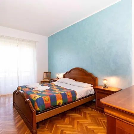 Апартаменты Cityview Balcony Flat