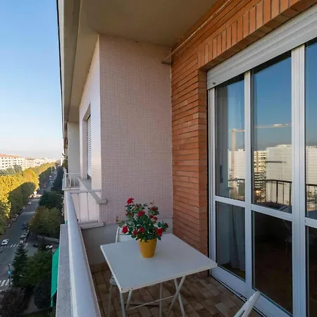 Апартаменты Cityview Balcony Flat