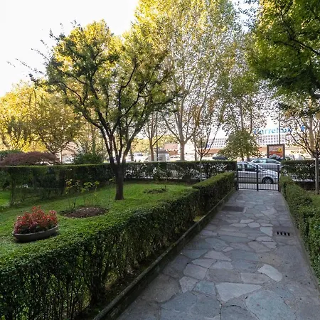 Апартаменты Cityview Balcony Flat *